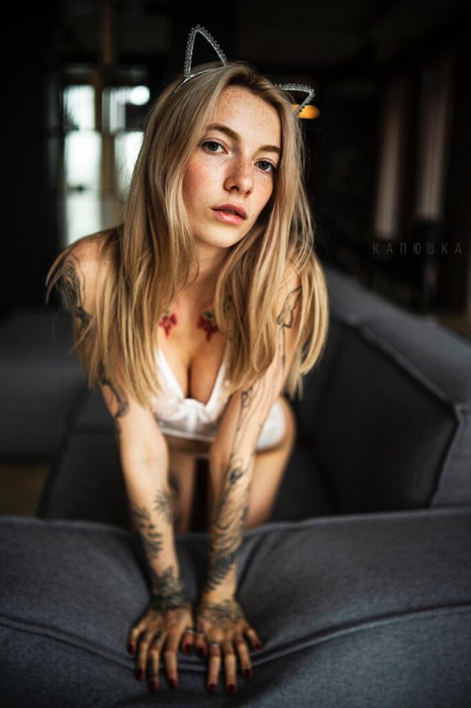 Девушка на час