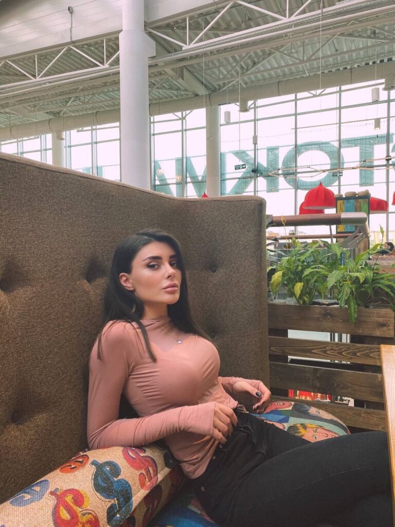 Московская эскортница