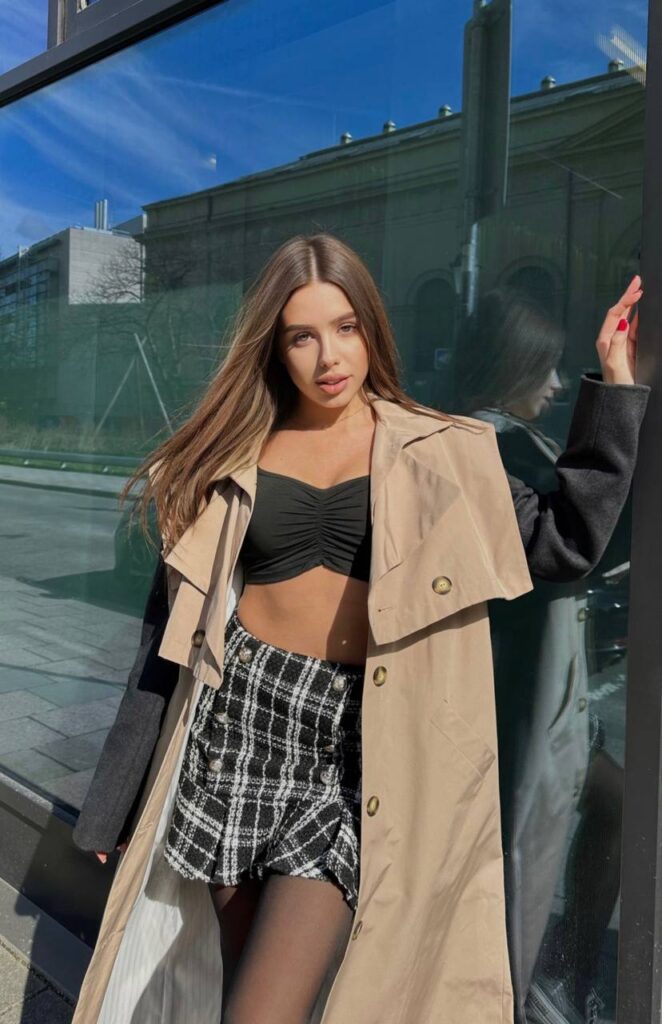 Эскортница