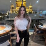 Эскорт-модель