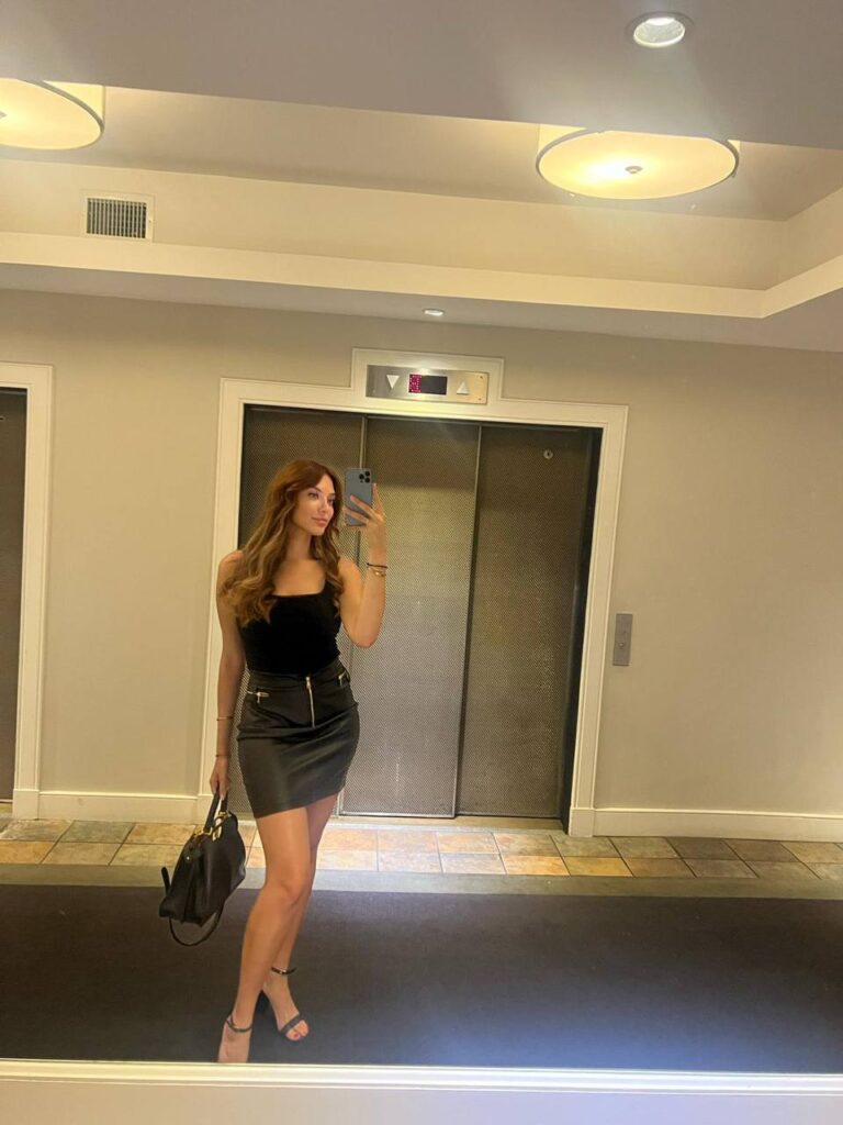 Девушка на час