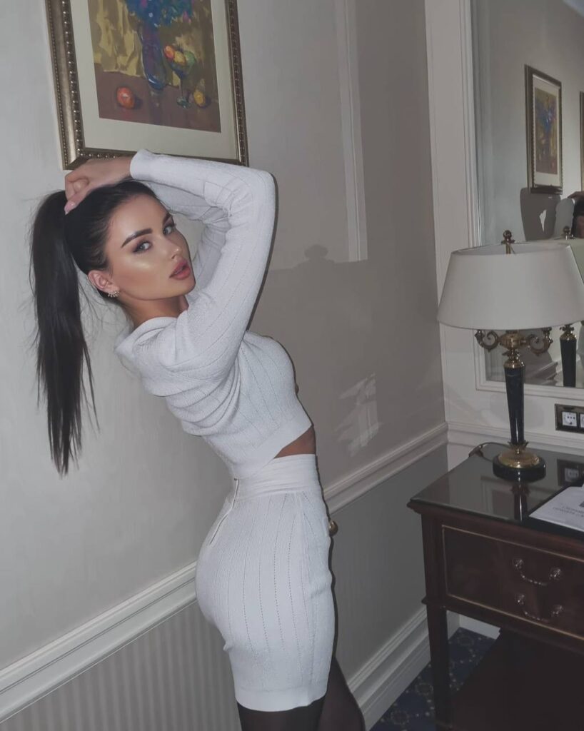 Девушка эскорт